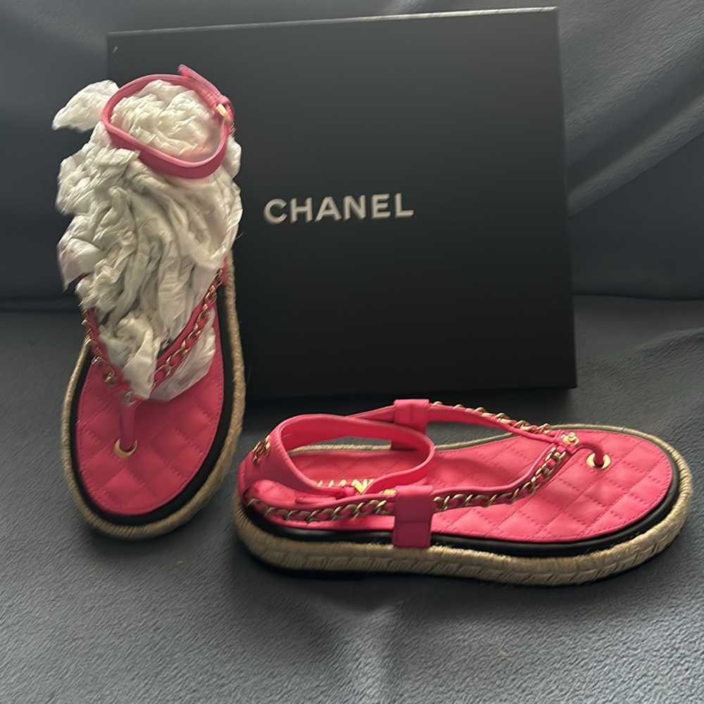 Ladies channel sandals— - Picture 4 of 16